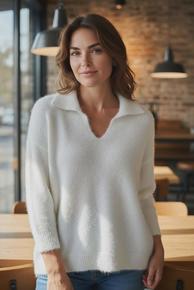 KUL GENSER MED KRAVE I MYKESTE 80% KID MOHAIR. OFFWHITE