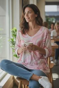 POPULÆR GENSER MODELL MED VHALS I VISCOSE/LANA/ANGORA MED KULT PRINT.  ROSA