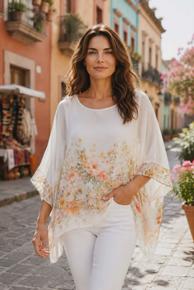 LEKKER FÔRET TOPP I SILKE/ VISCOSE MED FLOTT PRINT. OFFWHITE