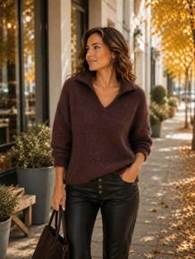 HØSTNYTT!! POPULÆR GENSER MED KRAVE I MYKESTE OG FINESTE 80% KID MOHAIR. NÅ I 2 STØRRELSER S/M OG M/L. BRUN